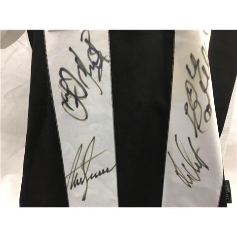 Newcastle Home Multi-Signed Shirt 2002/03 -9 Signatures - Stock 109